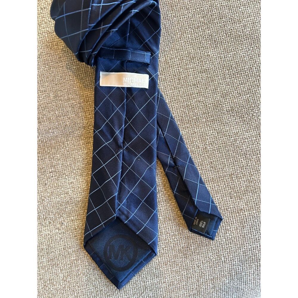 Michael Kors 100% Silk Navy Blue Checkered Tie Men's - Picture 3 of 4